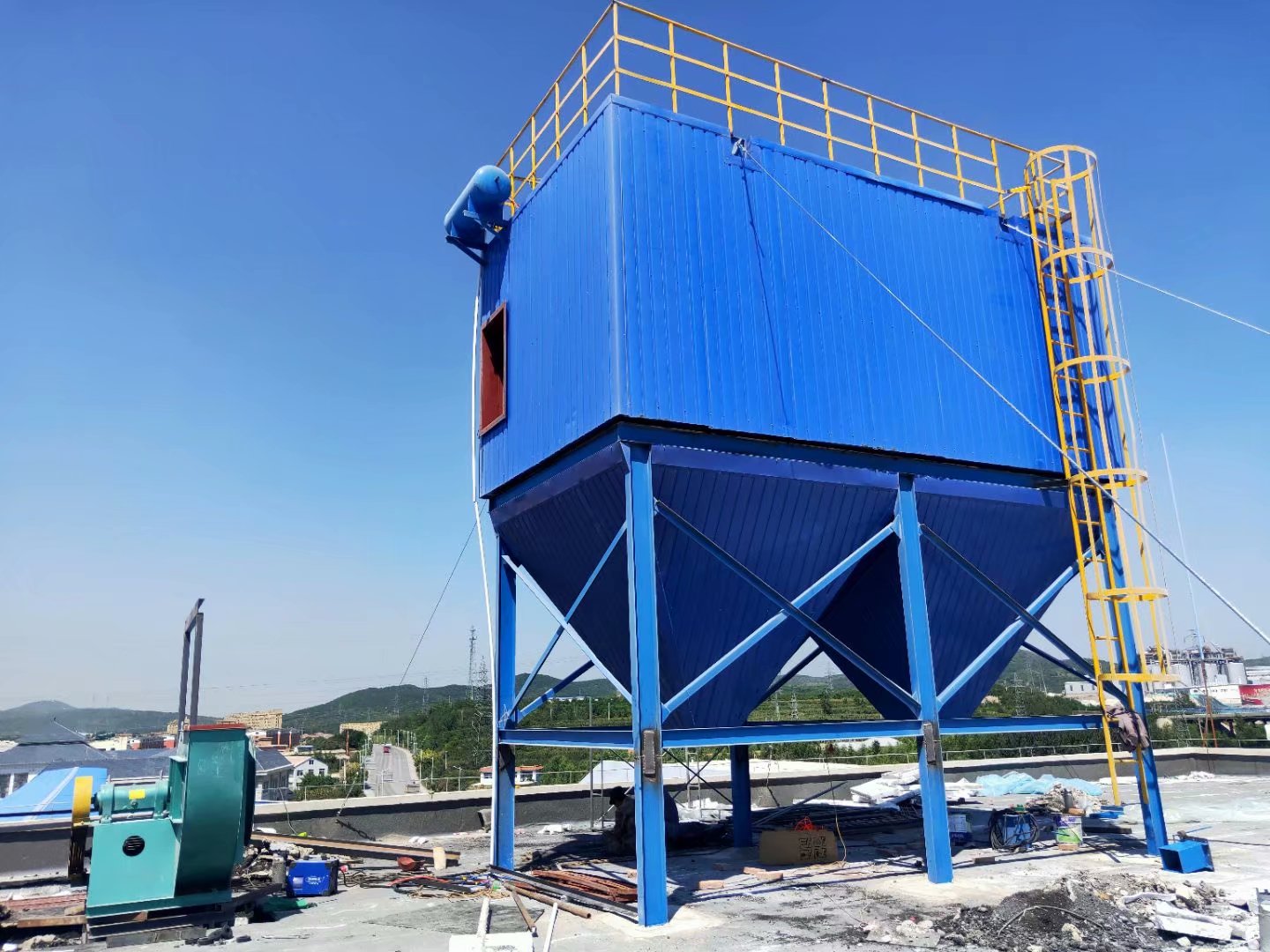 脉冲除尘器 高效清灰与四气箱结构详解